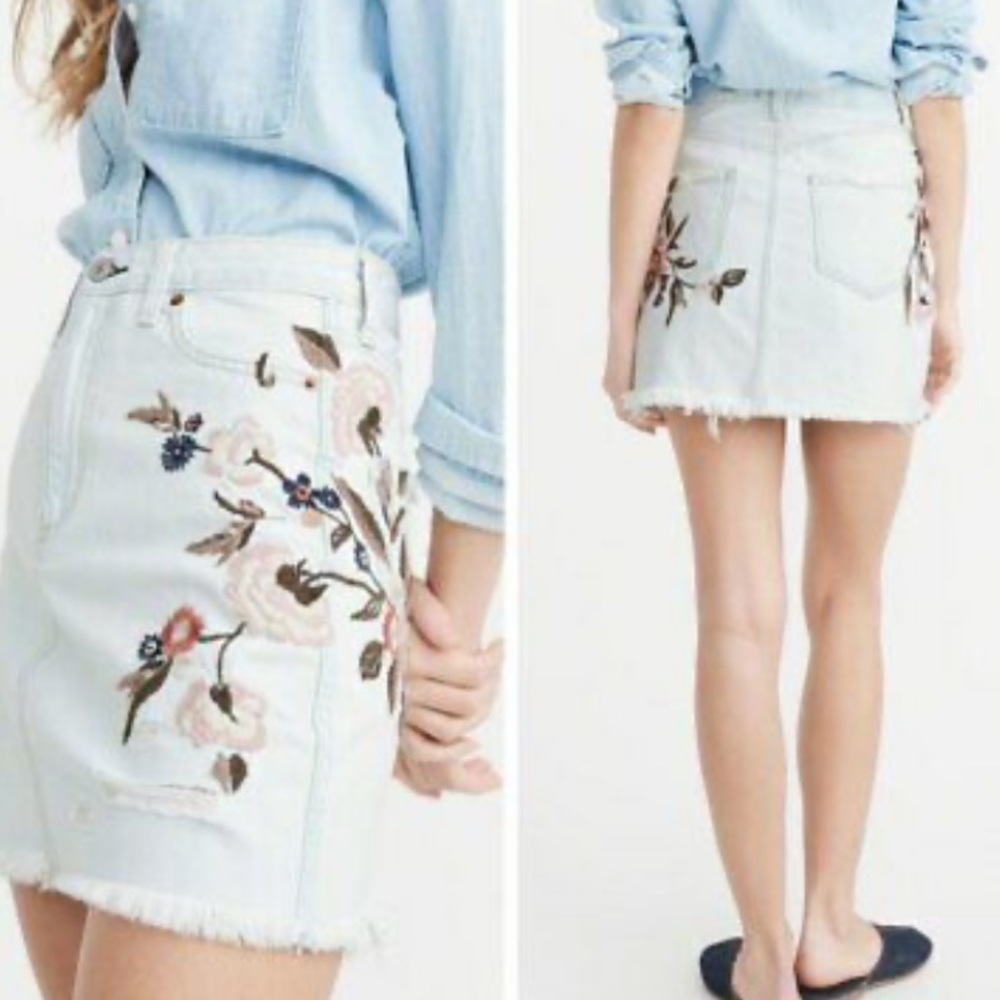 American Eagle mini skirt